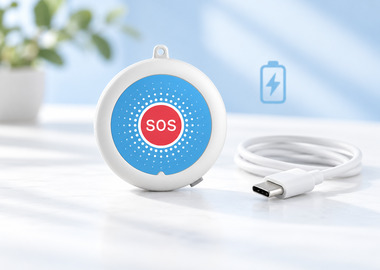 HTK01-GPS-tracker-beside-a-Type-C-charging-cable